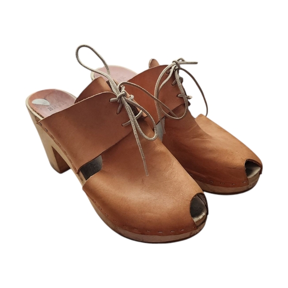 BYRY Whisky Brown Leather Clogs wooden heel peep toe